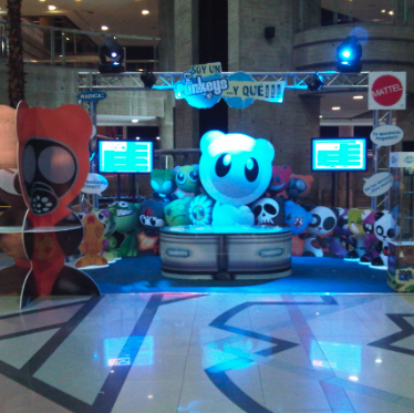 Stand para Mattel